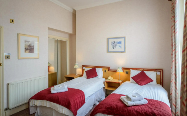 Russell Hotel