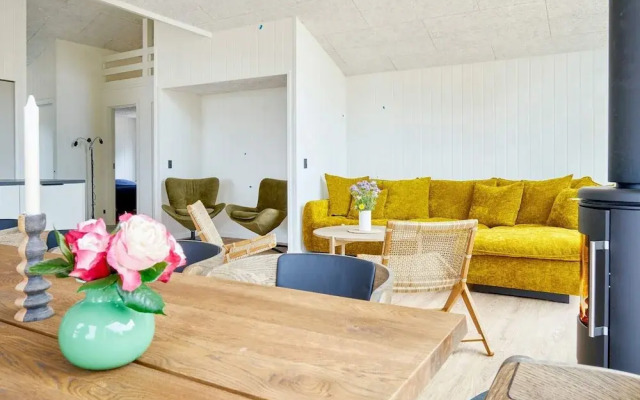 5 Star Holiday Home in Ronne