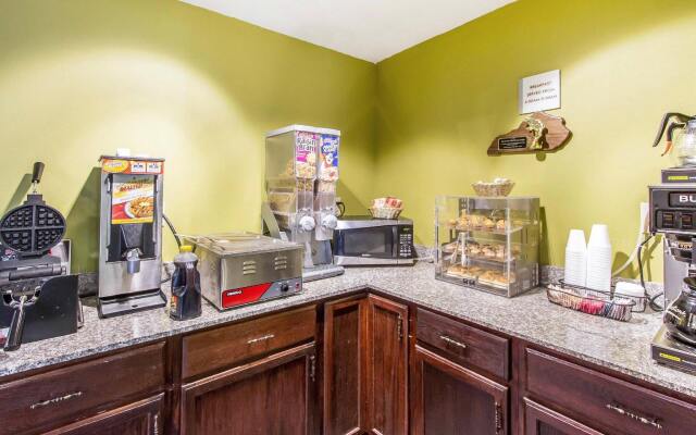 AmeriVu Inn & Suites - Gilbertsville