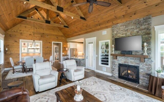 Just Perfect 3 Bedroom Home by Redawning