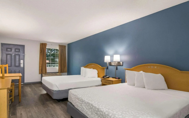 Econo Lodge Branson Theater District