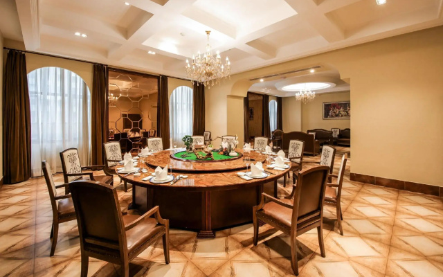 Rezen Hotel Wanda Plaza Tianwei Art Hotel