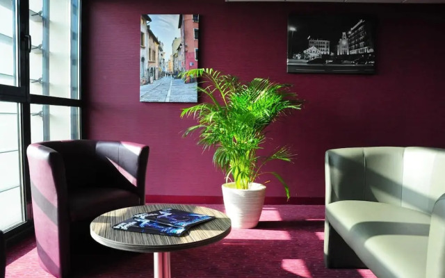 Comfort Suites Lyon Est Eurexpo