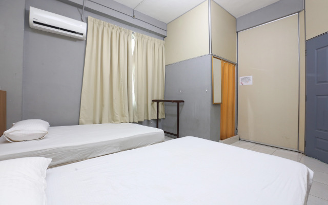 SPOT ON 89796 D'noor Budget Inn