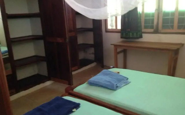 Makunduchi White House Apartment
