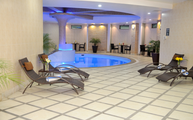 Suites Camino Real