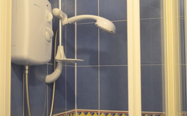 Attractive 3 Bedroom Flat in Central Haymarket