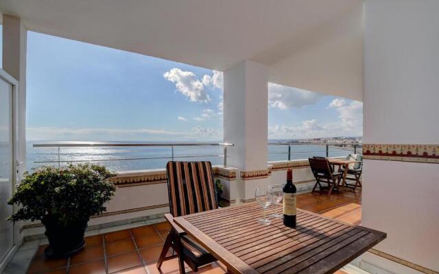 Apartment Boulevard 302