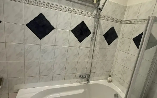 Chic 2BR Apt Steps from Westbahnhof