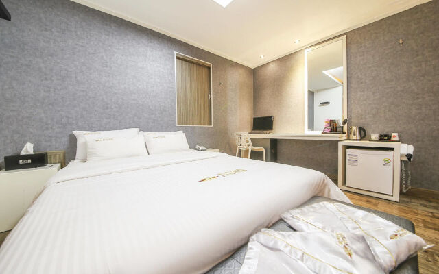 Richi Hotel