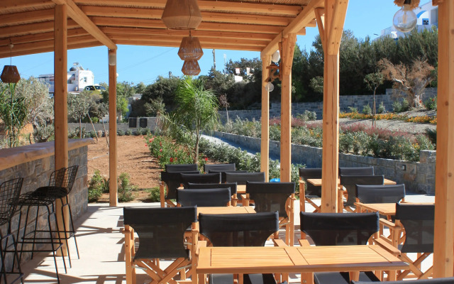 Helios Beach Hotel & Bungalows