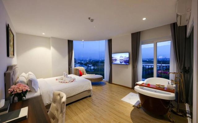 RHM Luxury Hotel And Suite