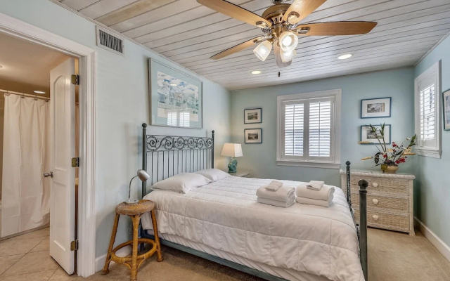 Sandpiper Cove 0012 3 Bedroom Villa by RedAwning