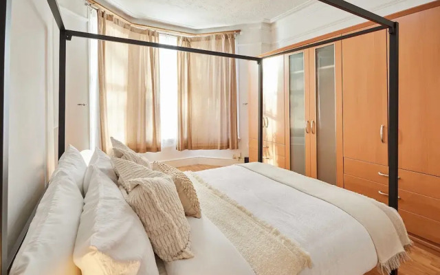 Host Stay Milford Road