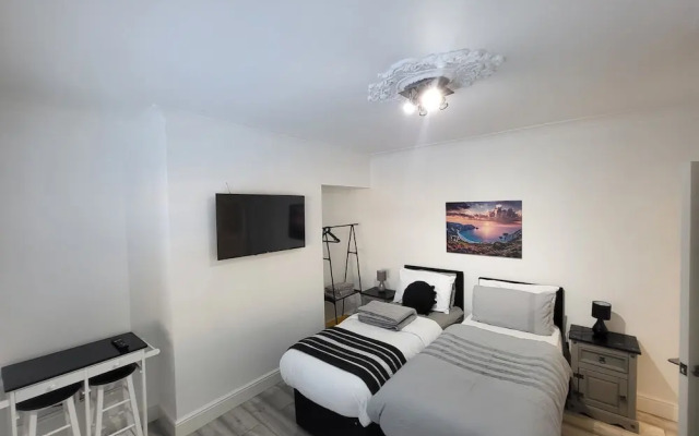 Top Luxury 2 bed Apartment - London