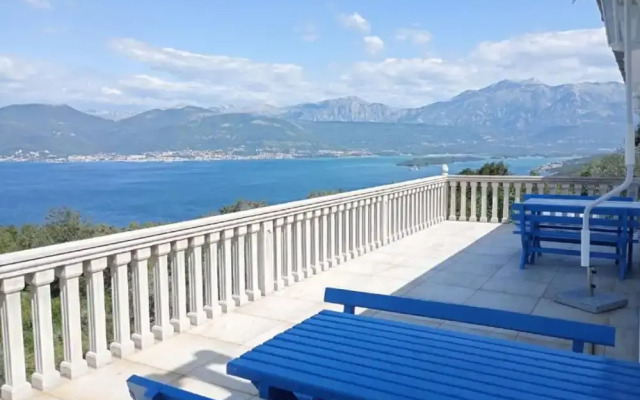Tivat Relax With Stunning Sea & Mountain Views