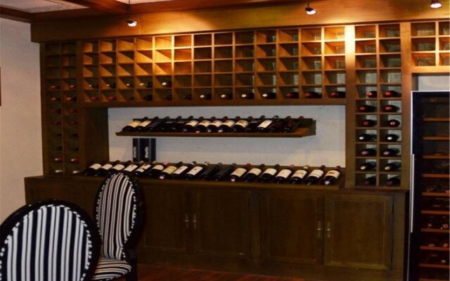 Holiday Garden Hotel