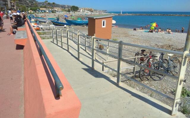 Appartamento Riviera Trilocale wifi e parcheggio privato