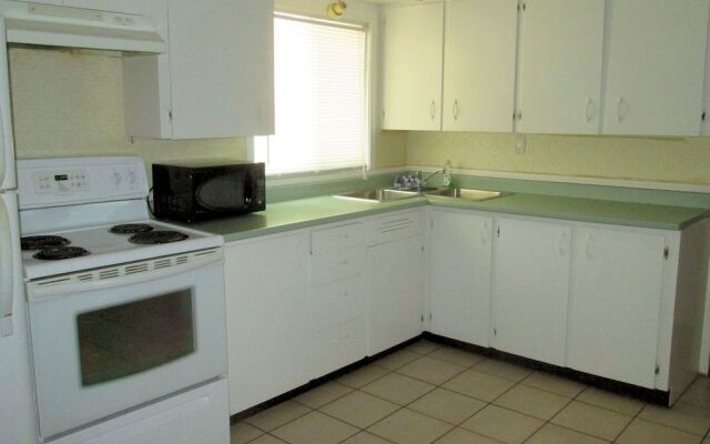 Edgewater Resorts - Edgewater Inn