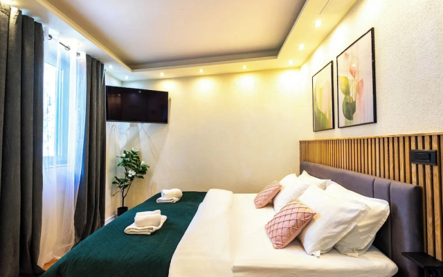 Elegant APT 5 min walk from Split center