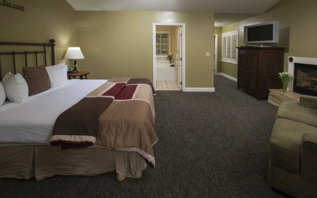 Carmel River Inn