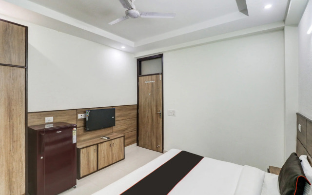 Collection O 82772 Hotel Ay Villa