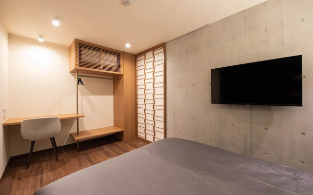 Spatium Ginza Pony