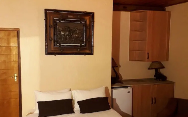 African Explorer Private Game Lodge