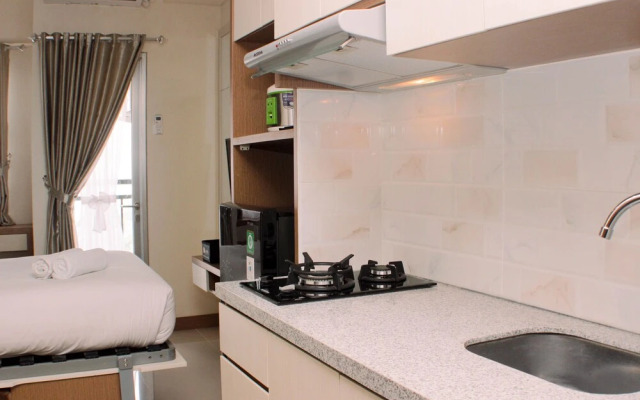 Fancy And Comfy Studio Apartment At Transpark Juanda Bekasi