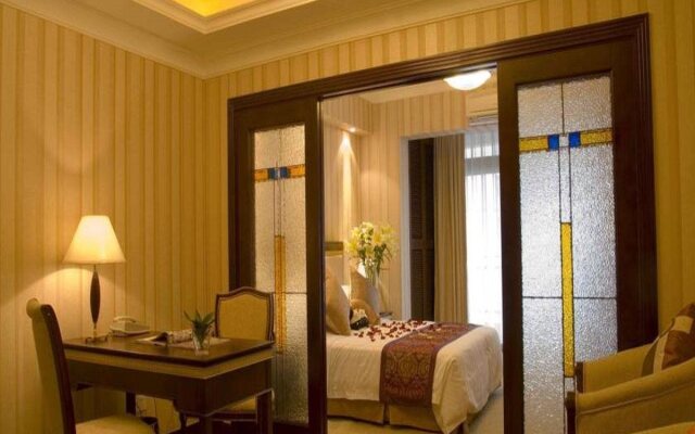 Leading Noble Business Hotel