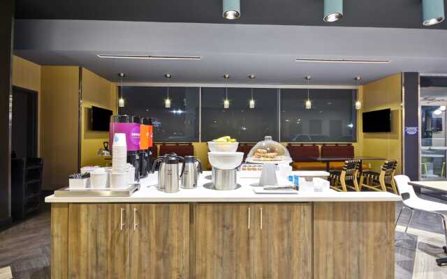 Tru by Hilton Sumter