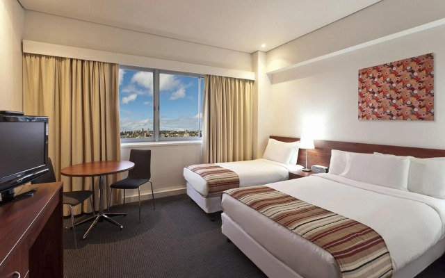 Macleay Hotel