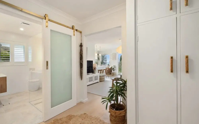 Sunrise Cove 2-bed Apartment at Newport Beach