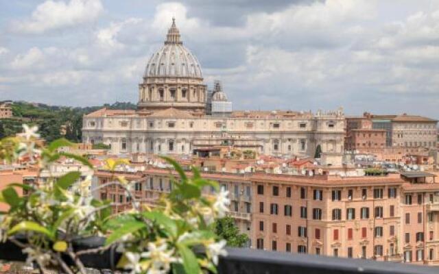 Minohouse Vatican view