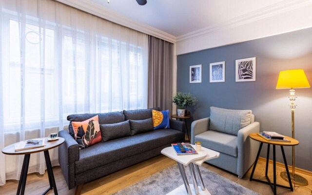 Missafir Superb Flat in the Heart of Cihangir