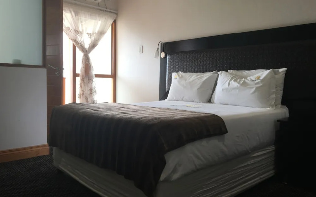 Hotel Savera