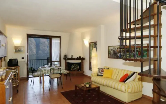 La Casa Allegra