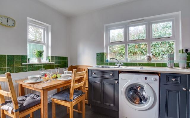 Modern Holiday Home in Saundersfoot with Garden