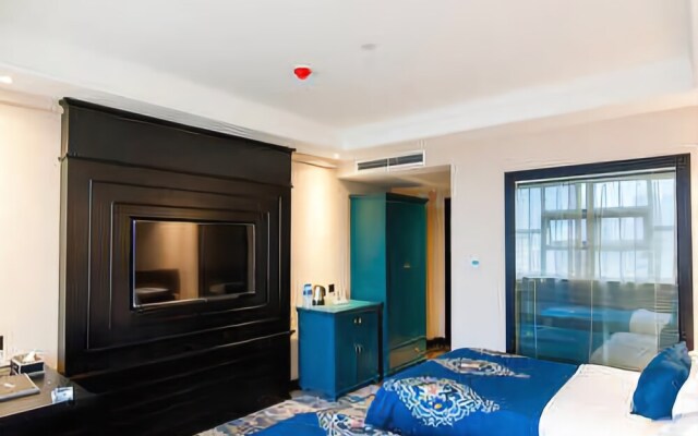 Guiyang Seven Garden - Spring Hotel (Fountain Metro Station Taiping Road Netflix Street Shop)