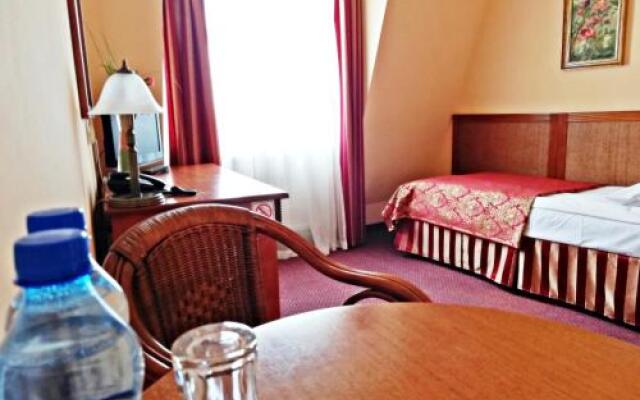 Hotel Nowy Dwór W Zaczerniu
