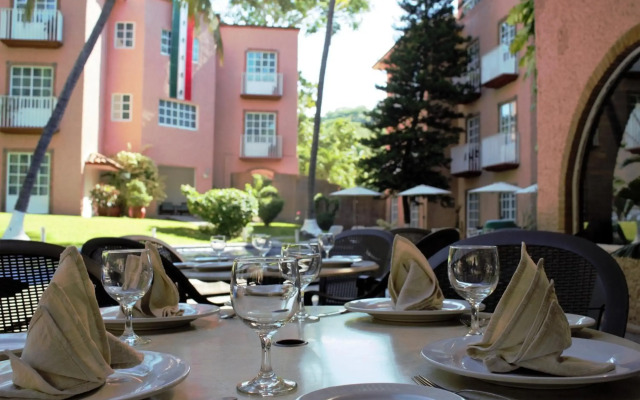 Hotel Castillo Huatulco & Beach Club