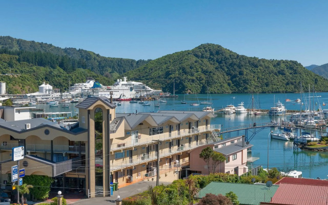 Picton Beachcomber Inn