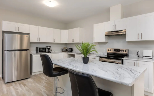 Luxury Bungalow mins Niagara falls & Brock uni