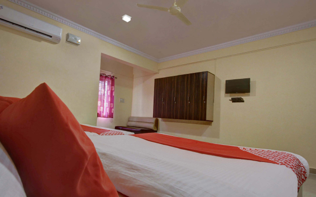 OYO 24259 Hotel Blue Inn