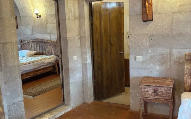 Valley Inn Cave Hotel