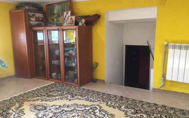 Хостел Мансардная комната с невысоким потолком до 170 см