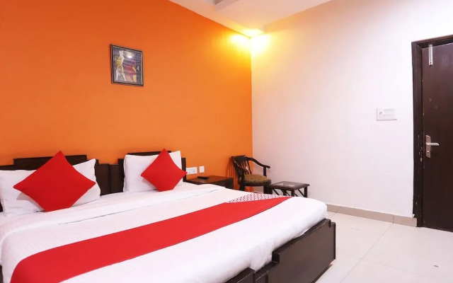 Oyo 47159 Royal Residency