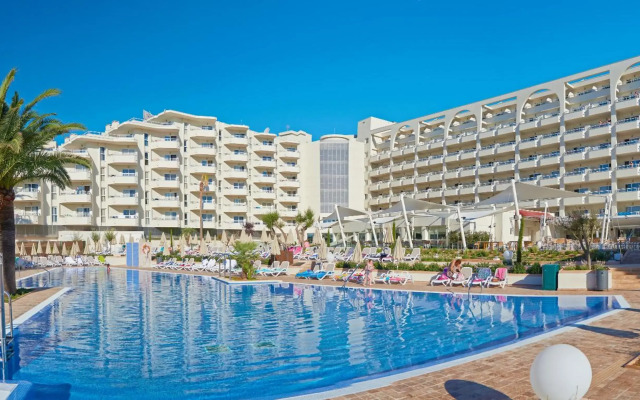 Hipotels Coma Gran Aparthotel