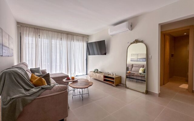 Cozy and beautiful apartment at the beach