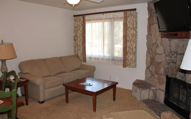 GetAways at Snow Lake Lodge